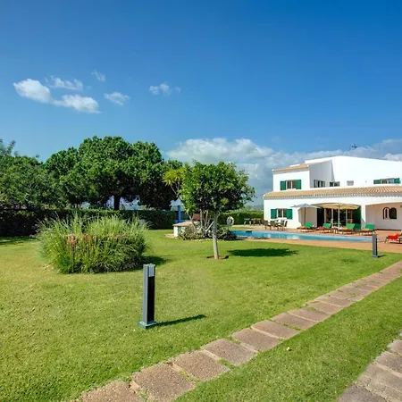 Villa Sandra By *
