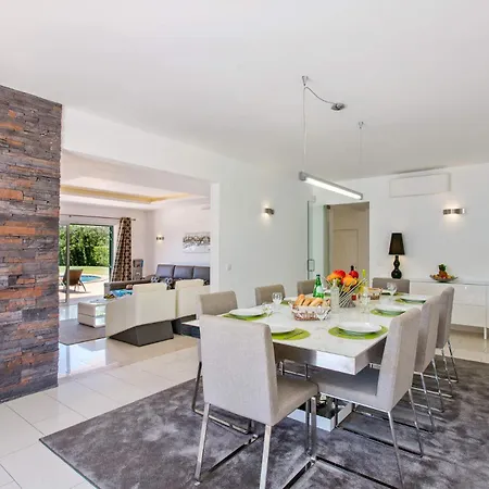 Sandra By * Olhos de Agua (Albufeira)