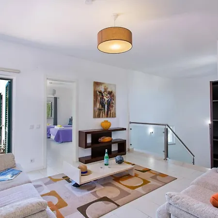 Villa Sandra By *